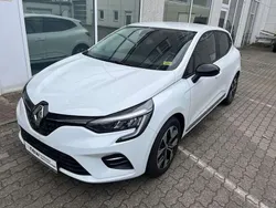 Arktis weiß Gebraucht 2023 Renault Clio V SE Limousine | 13.997 € (Fairer Preis)