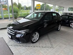 Schwarz Gebraucht 2021 Mercedes B180 Business Van / Kleinbus | 21.999 € (Fairer Preis)