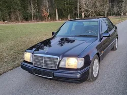 Blau Gebraucht 1995 Mercedes E220 Limousine | 7.200 €