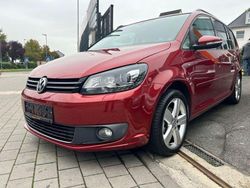 Rot Gebraucht 2015 VW Touran Cup Van / Kleinbus | 11.490 € (Fairer Preis)