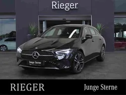 Kosmosschwarz (metallic) Gebraucht 2024 Mercedes CLA220 Limousine | 32.899 € (Superpreis)