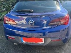 Blau Gebraucht 2014 Opel Astra GTC S Limousine | 8.499 € (Etwas zu teuer)