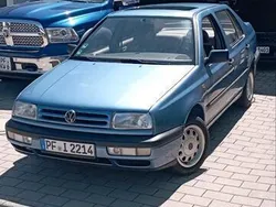Blau Gebraucht 1993 VW Vento Limousine | 1.500 €