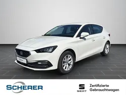 Weiß Gebraucht 2022 Seat Leon Style Limousine | 17.490 € (Fairer Preis)