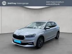 Brilliantsilber metallic Gebraucht 2024 Skoda Fabia Selection Limousine | 20.480 € (Guter Preis)