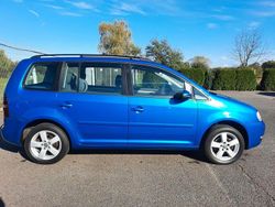Blau Gebraucht 2004 VW Touran Van / Kleinbus | 4.000 €