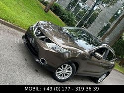 Braun Gebraucht 2014 Nissan Qashqai Tekna SUV | 13.500 € (Etwas zu teuer)
