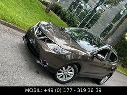 Braun Gebraucht 2014 Nissan Qashqai Tekna SUV | 12.900 € (Fairer Preis)