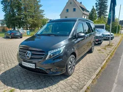 Grau Gebraucht 2021 Mercedes 200 Van / Kleinbus | 51.000 €