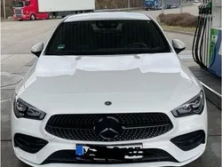 Weiß Gebraucht 2021 Mercedes CLA180 AMG line Limousine | 30.000 €