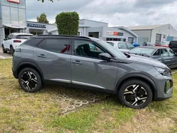 Grau Gebraucht 2024 Peugeot 2008 GT SUV | 19.940 € (Guter Preis)