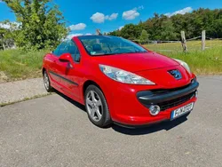 Rot Gebraucht 2007 Peugeot 207 CC Filou Cabrio | 4.111 € (Etwas zu teuer)