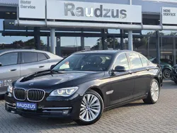 Black sapphire metallic Gebraucht 2015 BMW 740 Exclusive Limousine | 29.990 € (Etwas zu teuer)