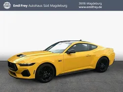 Gelb Neu 2025 Ford Mustang GT Fastback Coupé | 62.534 € (Etwas zu teuer)