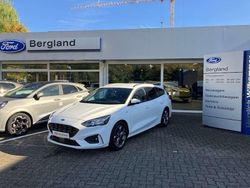 Frostweiss weiß Gebraucht 2022 Ford Focus ST-Line Kombi | 18.480 € (Fairer Preis)