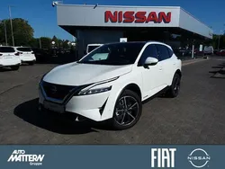 Weiß brilliant white (m) Gebraucht 2022 Nissan Qashqai Tekna SUV | 28.880 € (Guter Preis)