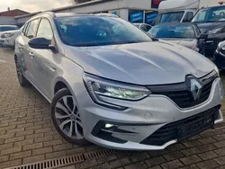 Grau Gebraucht 2023 Renault Mégane IV Techno Limousine | 18.390 €