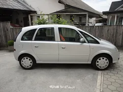 Silber metallic Gebraucht 2007 Opel Meriva Van / Kleinbus | 7.700 €