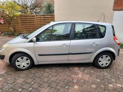 Silber Gebraucht 2005 Renault Scénic II Van / Kleinbus | 2.400 €