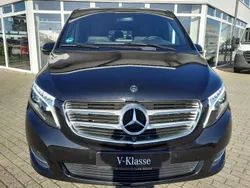Schwarz Gebraucht 2019 Mercedes V200 Avantgarde Van / Kleinbus | 45.750 € (Etwas zu teuer)