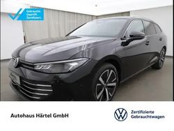 Schwarz (grenadillschwarz metallic) Gebraucht 2024 VW Passat Kombi | 37.649 €