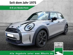 Grau Gebraucht 2023 Mini Cooper Classic Kleinwagen | 22.856 € (Etwas zu teuer)