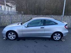 Silber Gebraucht 2006 Mercedes CL220 Coupé | 4.500 €