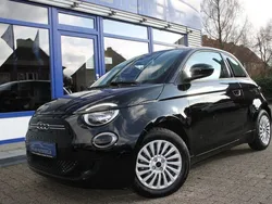 Schwarz uni Gebraucht 2022 Fiat 500e Action Kleinwagen | 12.900 € (Guter Preis)