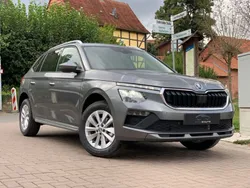 Graphitgrau metallic Neu 2024 Skoda Kamiq SUV | 29.999 € (Fairer Preis)