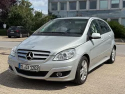 Silber Gebraucht 2010 Mercedes B180 Van / Kleinbus | 2.900 € (Fairer Preis)