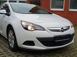 Weiß Gebraucht 2014 Opel Astra GTC Limousine | 5.490 € (Guter Preis)