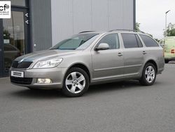 Grau Gebraucht 2012 Skoda Octavia Ambition Kombi | 3.888 € (Guter Preis)