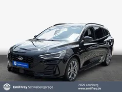 Agate black metallic Gebraucht 2023 Ford Focus ST-Line Kombi | 24.700 € (Guter Preis)