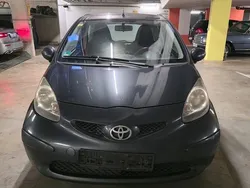 Grau Gebraucht 2011 Toyota Aygo Kleinwagen | 650 € (Superpreis)