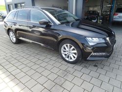 Schwarz Gebraucht 2020 Skoda Superb Ambition Kombi | 21.990 €