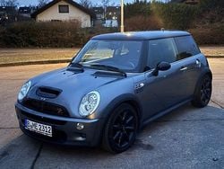 Grau Gebraucht 2004 Mini Cooper S Kleinwagen | 3.790 € (Fairer Preis)