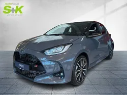 Grau Neu 2025 Toyota Yaris Limousine | 36.100 €