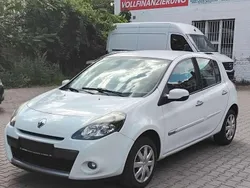 Weiß Gebraucht 2010 Renault Clio III Dynamique Kleinwagen | 3.250 € (Fairer Preis)