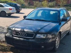 Schwarz Gebraucht 2001 Audi A4 Kombi | 700 € (Fairer Preis)