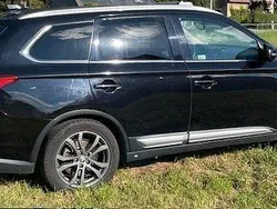 Schwarz Gebraucht 2017 Mitsubishi Outlander Diamant Edition SUV | 16.900 € (Fairer Preis)