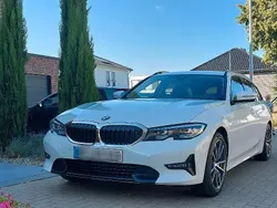 Weiß Gebraucht 2020 BMW 318 Sport Line Kombi | 22.300 € (Fairer Preis)