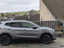 Grau Gebraucht 2016 Nissan Qashqai 360º SUV | 10.700 € (Guter Preis)