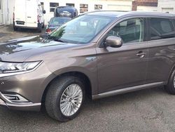 Braun Gebraucht 2019 Mitsubishi Outlander P-HEV Basis SUV | 16.800 € (Fairer Preis)
