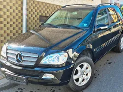 Schwarz Gebraucht 2003 Mercedes ML320 SUV | 8.490 €