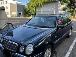 Blau Gebraucht 1999 Mercedes E200 Limousine | 8.500 €