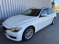 Weiß Gebraucht 2013 BMW 320 Sport Line Kombi | 7.990 € (Guter Preis)