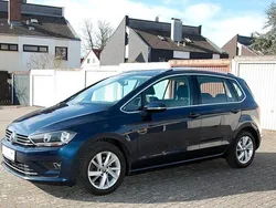 Blau Gebraucht 2016 VW Golf Sportsvan Comfortline Van / Kleinbus | 13.280 € (Fairer Preis)