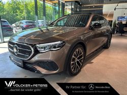 Braun Gebraucht 2024 Mercedes E300 Night Kombi | 74.970 €