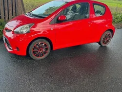 Rot Gebraucht 2014 Toyota Aygo Kleinwagen | 3.750 € (Fairer Preis)