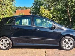 Schwarz Gebraucht 2010 Mercedes B180 Sportline Van / Kleinbus | 5.950 € (Fairer Preis)